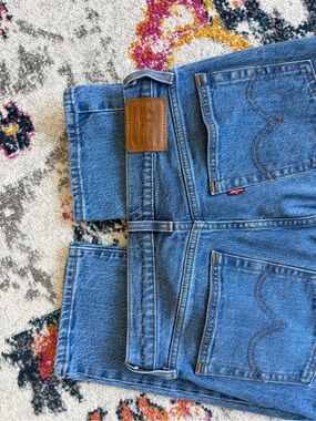 Levi’s Wedgie Straight Premium Big E Blue Straight Leg 28 Button Fly Crop Ankle
